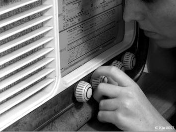 ascolto di radio clandestina