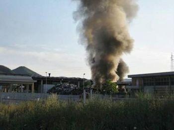 incendio rifiuti exCemamit 350 260