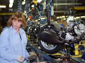 Un operaia al lavoro 350 260