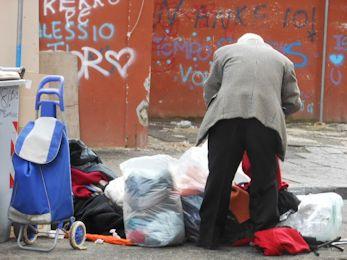 povertà oggi 350 260