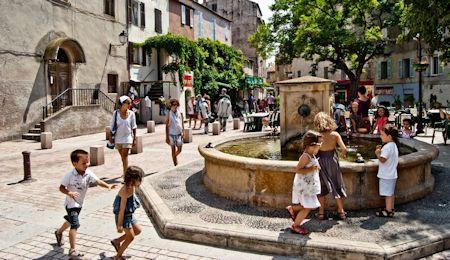 Una piazza 450 260