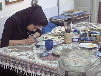 Iran donnache dipinge 350 260