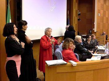 70 Diritto al voto donne tavolo presidenziale 350 250