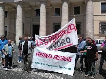 14giugno16 davanti alla Prefettura 350 260