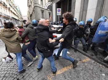 Napoli scontri