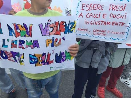 corteo scuola caponetto tommaso natale 460 min min