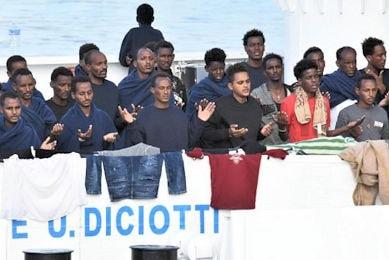 Migranti sulla nave Diciotti 350 260 min