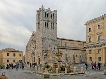 Alatri cattedrale municipio 350 260 min