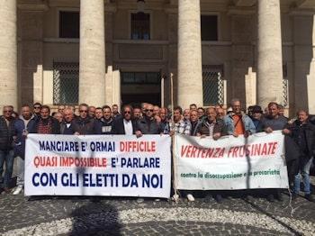 VertenzaFrusinate sit in Prefettura 5 apr 19 min