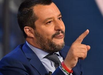 matteo salvini ditioalzato350 min