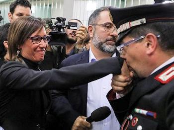 Ilaria e carabiniere 350 min