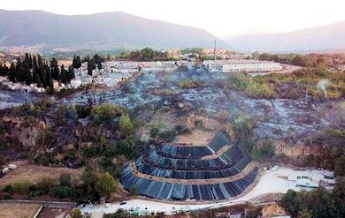 discarica incendio min