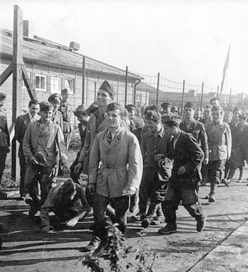 Bundesarchiv Bild 183 J30385 Italienische Kriegsinternierte werden Zivilarbeiter 350b min