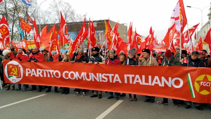Manifestazionecomunista 700 min