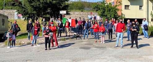 Foto di gruppo in Piazza 25 Aprile 500 min
