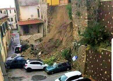 lo smottamento in centro a torrice 380 min