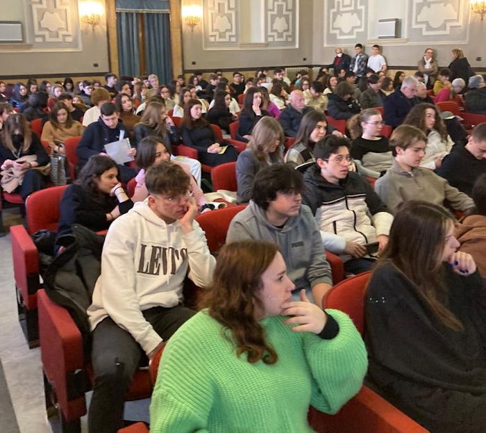 Studenti all'iniziativa Cgil ANPI nel l'aula magna dell'Amm.ne Provinciale di Frosinone Studenti alliniziativa Cgil ANPI 7mar23 min